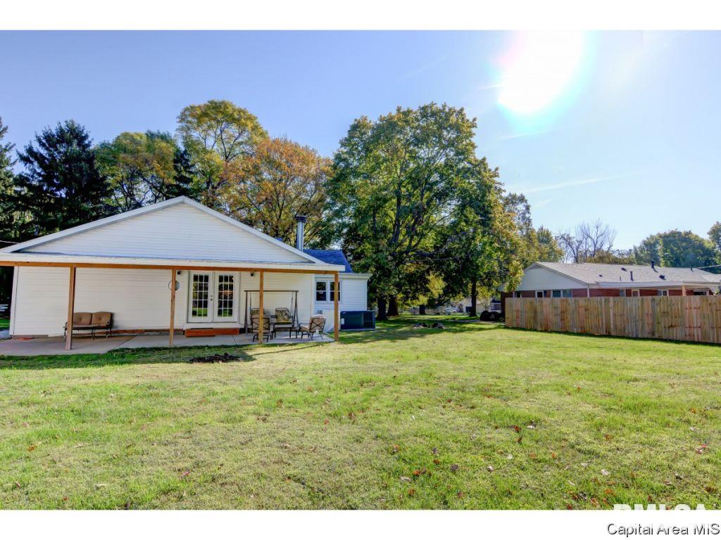 429 North Walnut Street Rochester, IL 62563 - Photo 4 of 33