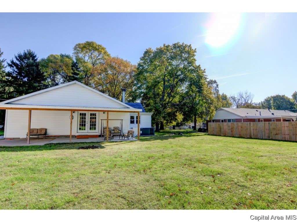 429 North Walnut Street Rochester, IL 62563 - Photo 5 of 33