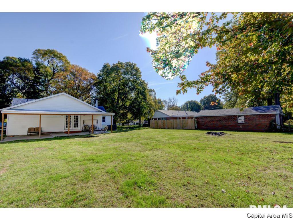 429 North Walnut Street Rochester, IL 62563 - Photo 9 of 33