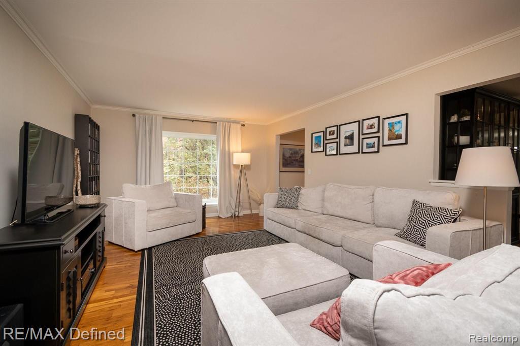 674 Campus Road Rochester Hills, MI 48309 - Photo 8 of 48