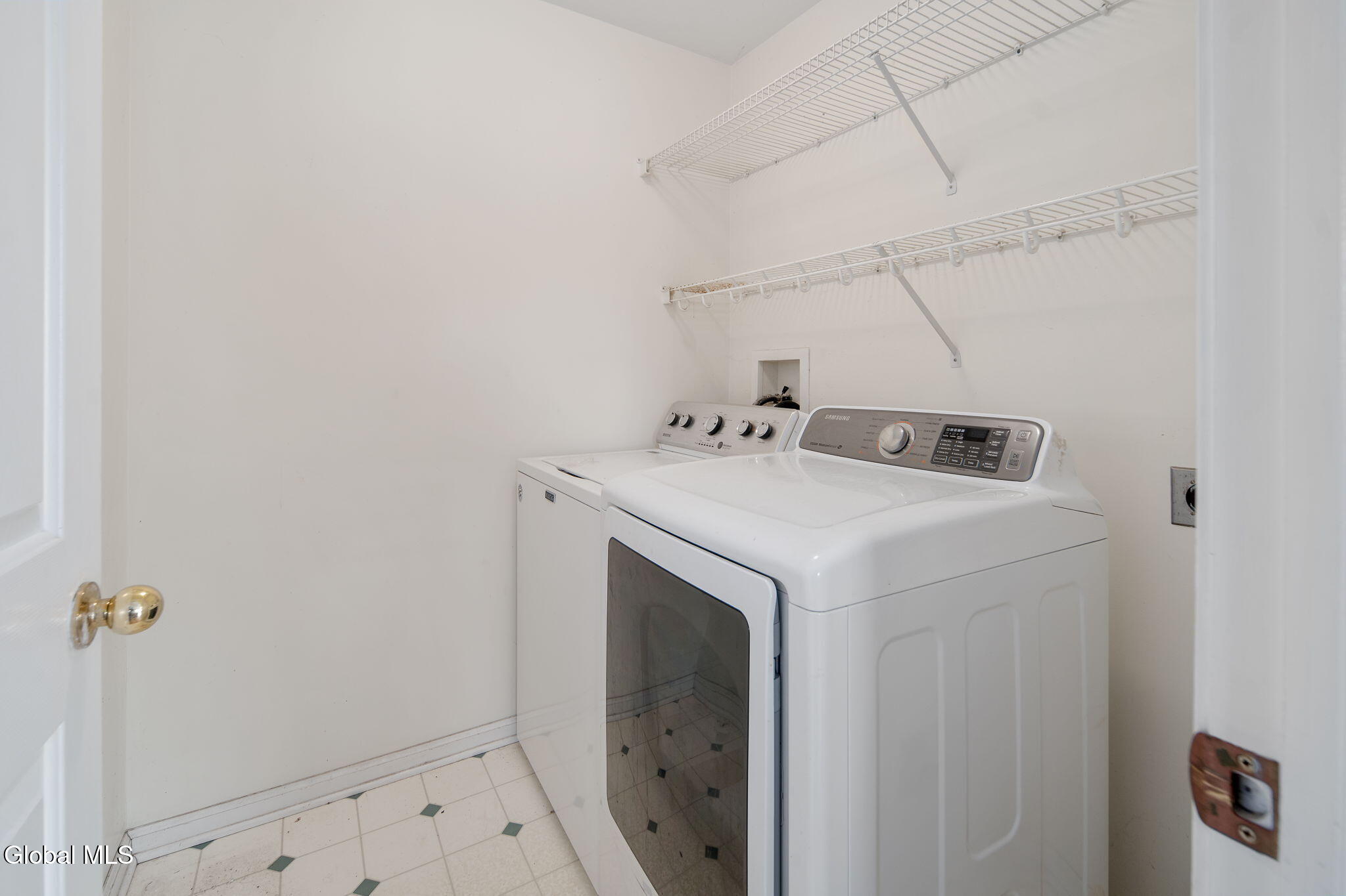 91 Daniel Street Bethlehem, NY 12159 - Photo 14 of 36 26-91DanielSt_26