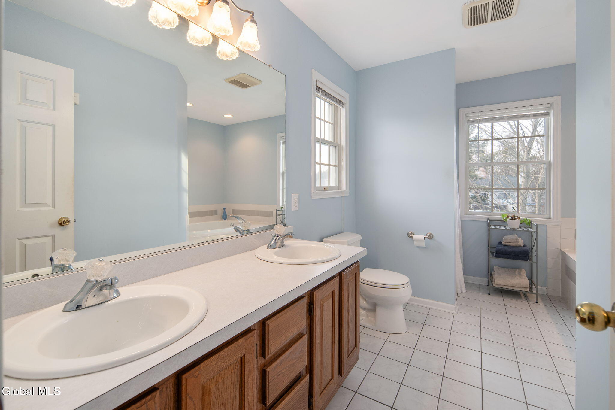 91 Daniel Street Bethlehem, NY 12159 - Photo 18 of 36 32-91DanielSt_32