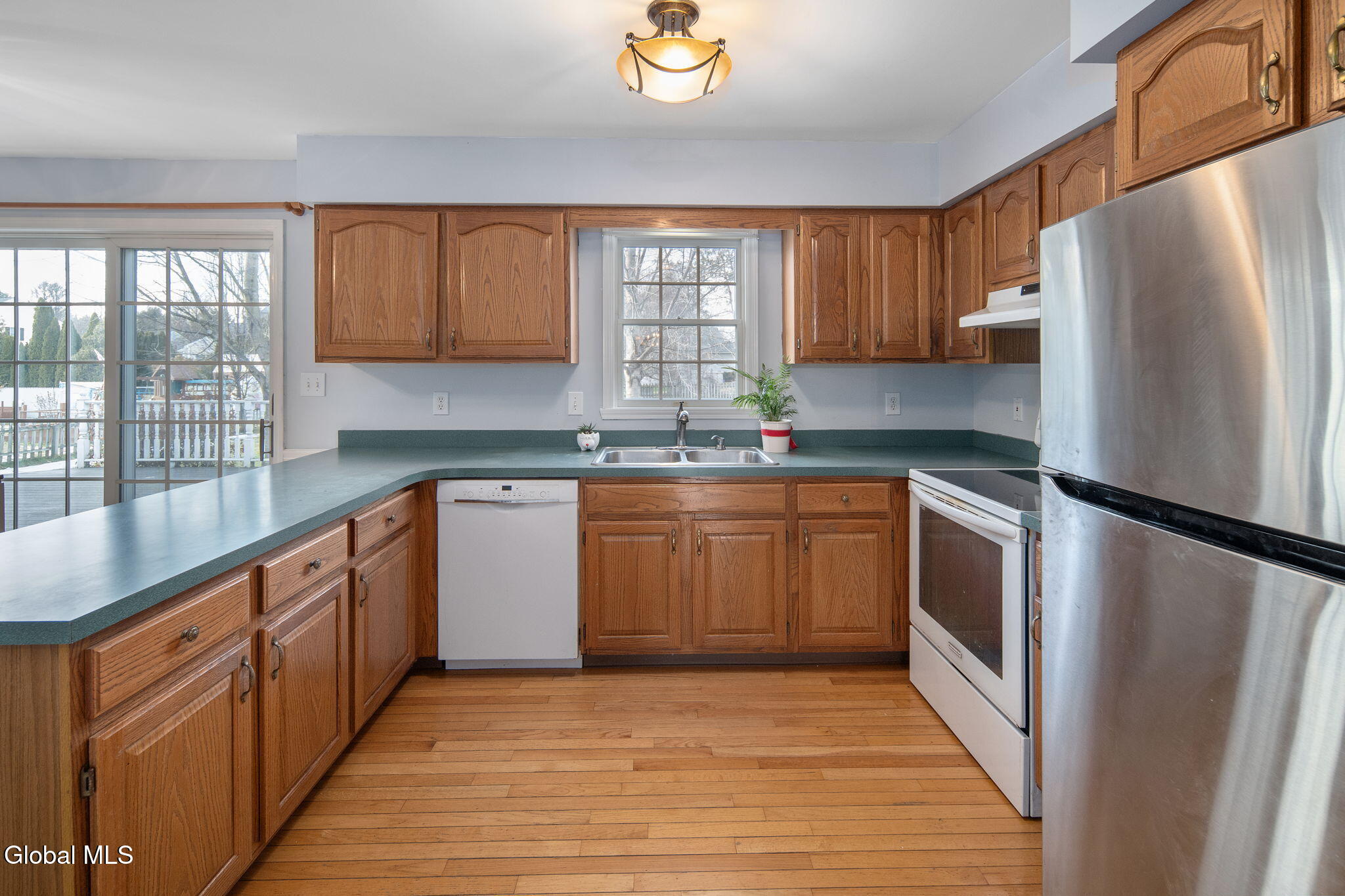 91 Daniel Street Bethlehem, NY 12159 - Photo 8 of 36 20-91DanielSt_20