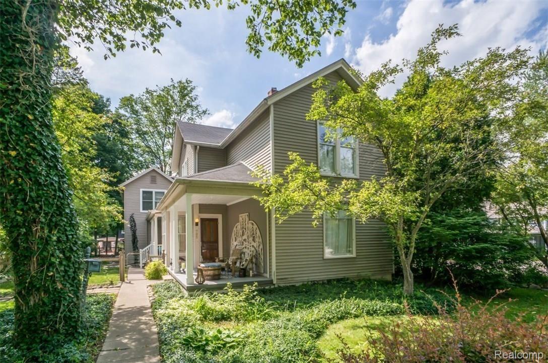 722 North State Street Howell, MI 48843 - Photo 1 of 27 Charming downtown Howell home!