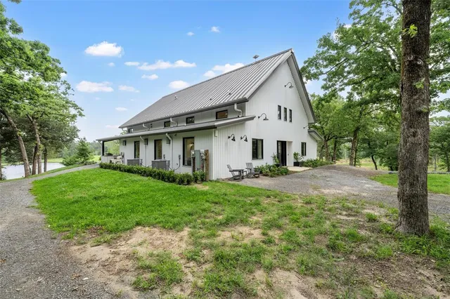 $2,224,000 | 18404 County Road 264, Oakwood, TX 75855