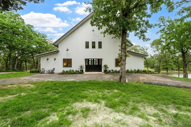 $2,224,000 | 18404 County Road 264, Oakwood, TX 75855