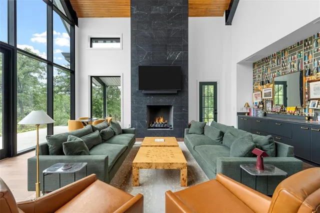 $2,224,000 | 18404 County Road 264, Oakwood, TX 75855