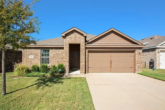 $2,025 | 941 Fueller Drive, Aubrey, TX 76227