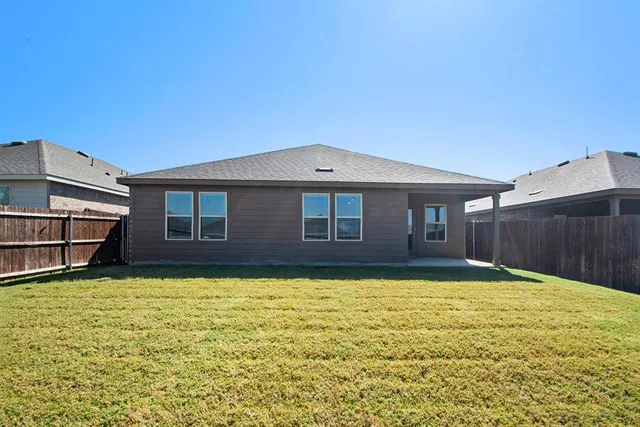 $2,025 | 941 Fueller Drive, Aubrey, TX 76227