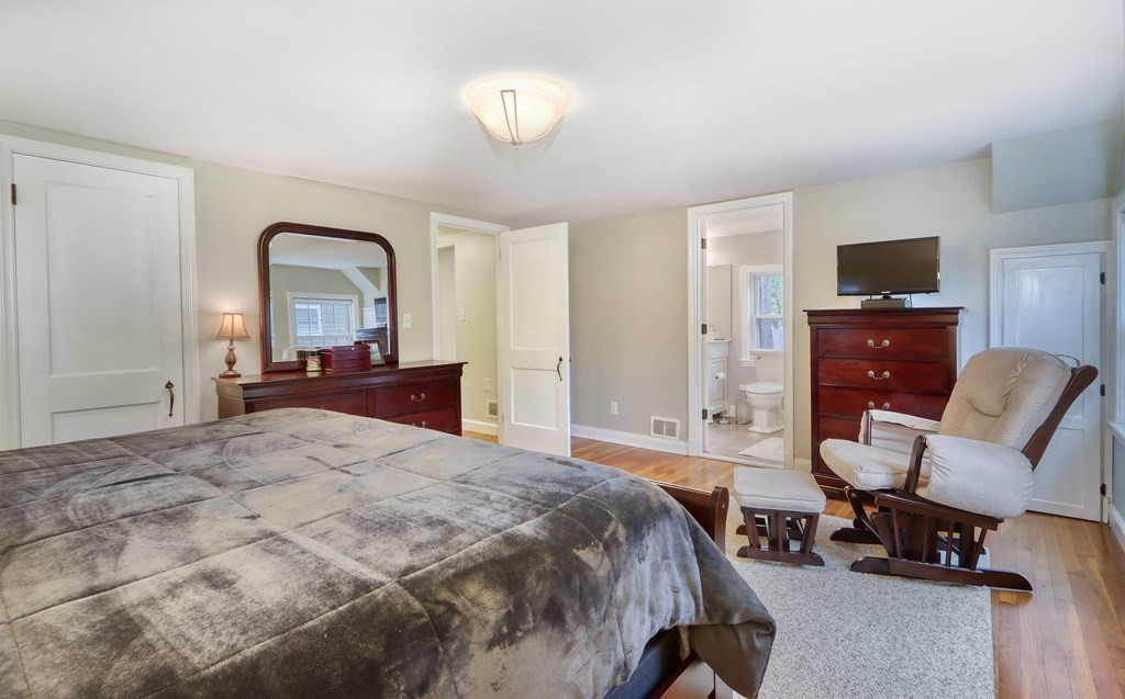 17 Ledgewood Road Dedham, MA 02026 - Photo 18 of 32 Gallery Image 18