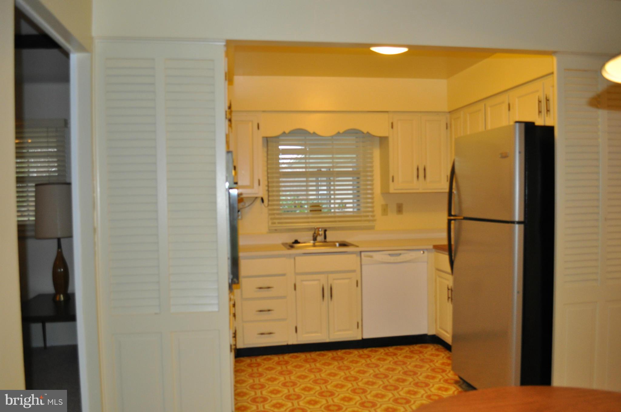 5014 West Running Brook Road Columbia, MD 21044 - Photo 8 of 23 Kitchen