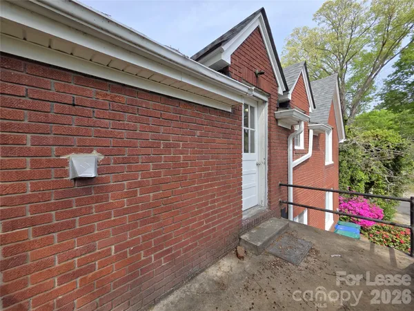 $1,050 | 754 Montgomery Avenue, Unit B, Albemarle, NC 28001