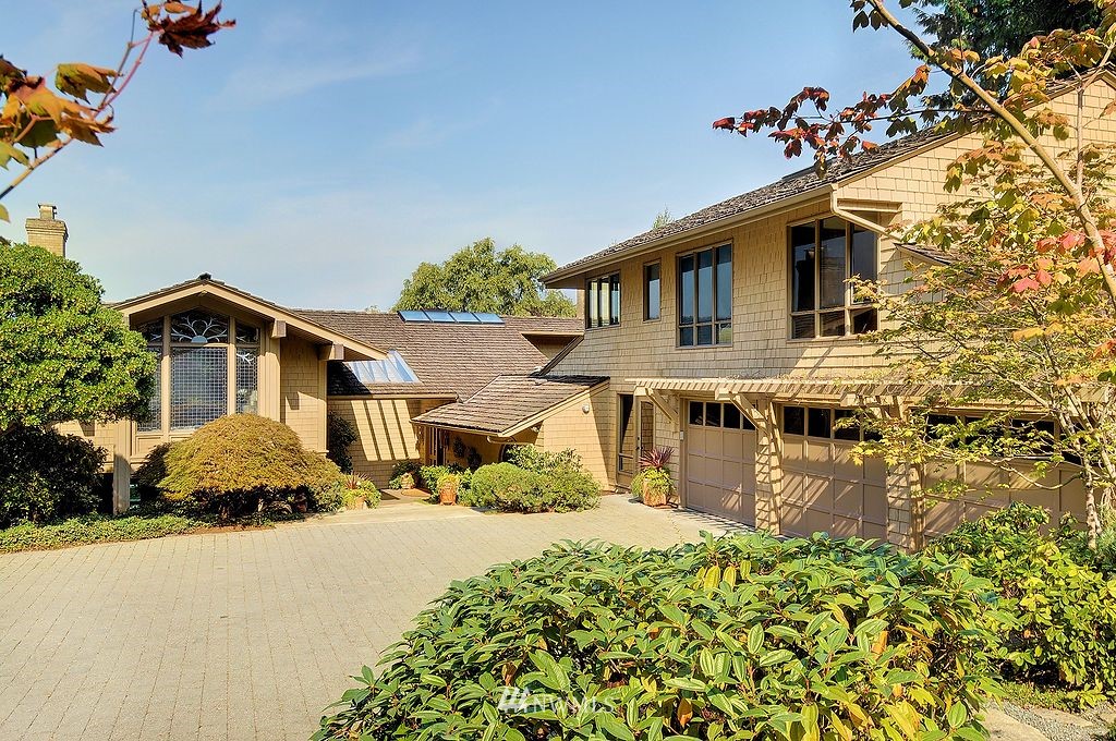 1614 Roanoke Way Mercer Island, WA 98040 - Photo 2 of 15