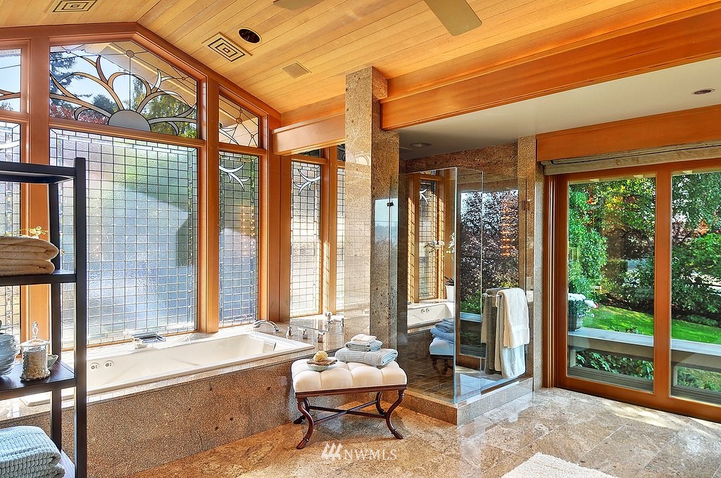 1614 Roanoke Way Mercer Island, WA 98040 - Photo 12 of 15