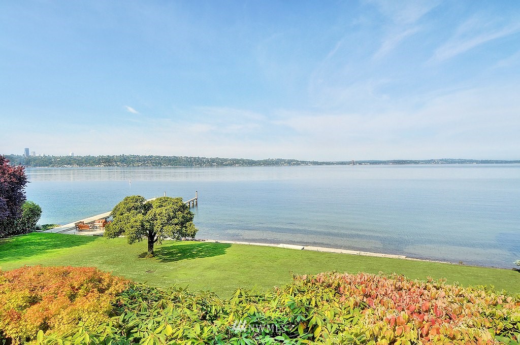 1614 Roanoke Way Mercer Island, WA 98040 - Photo 14 of 15