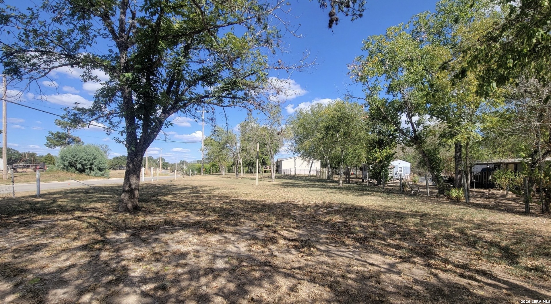 304 East Hunt Street Pleasanton, TX 78064 - Photo 4 of 8