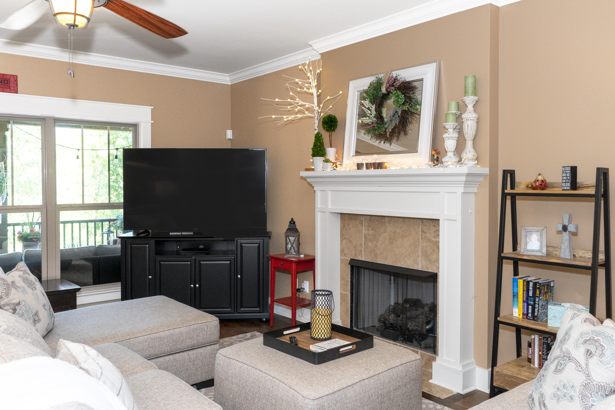 9211 Scarlet Ridge Road, Unit 15 Ooltewah, TN 37363 - Photo 12 of 52 Living Room