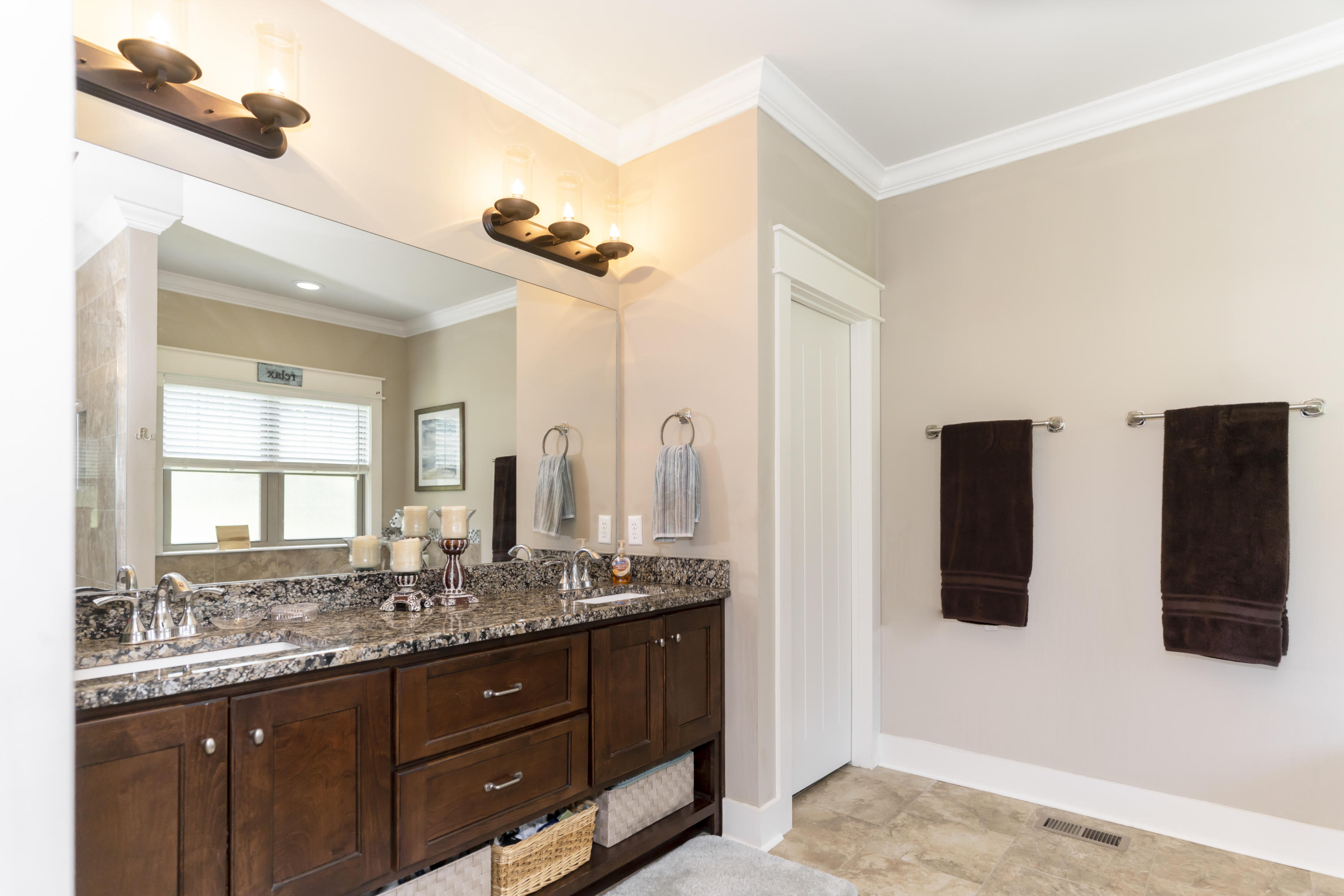 9211 Scarlet Ridge Road, Unit 15 Ooltewah, TN 37363 - Photo 24 of 52 Master Bath