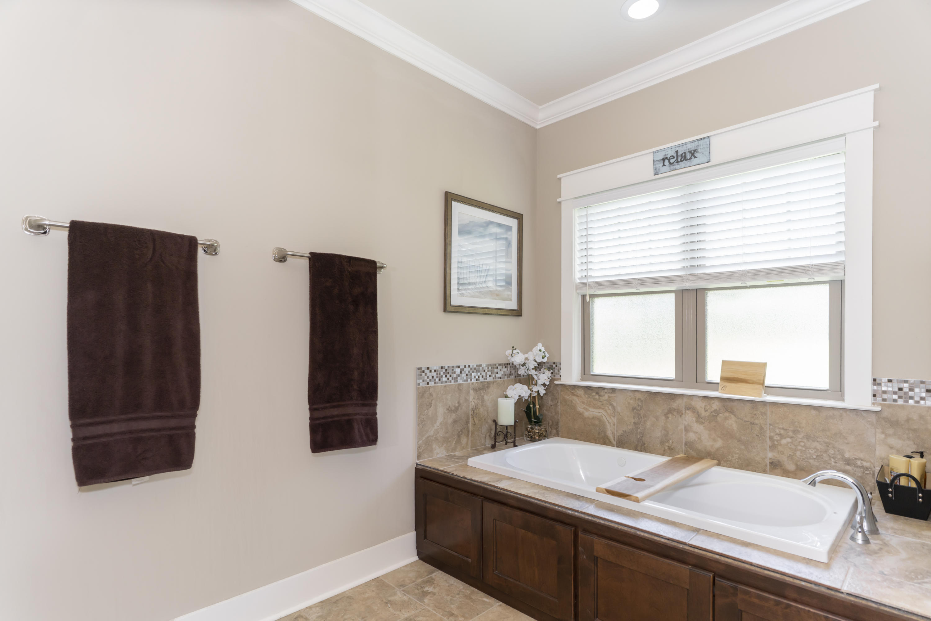 9211 Scarlet Ridge Road, Unit 15 Ooltewah, TN 37363 - Photo 25 of 52 Master Bath