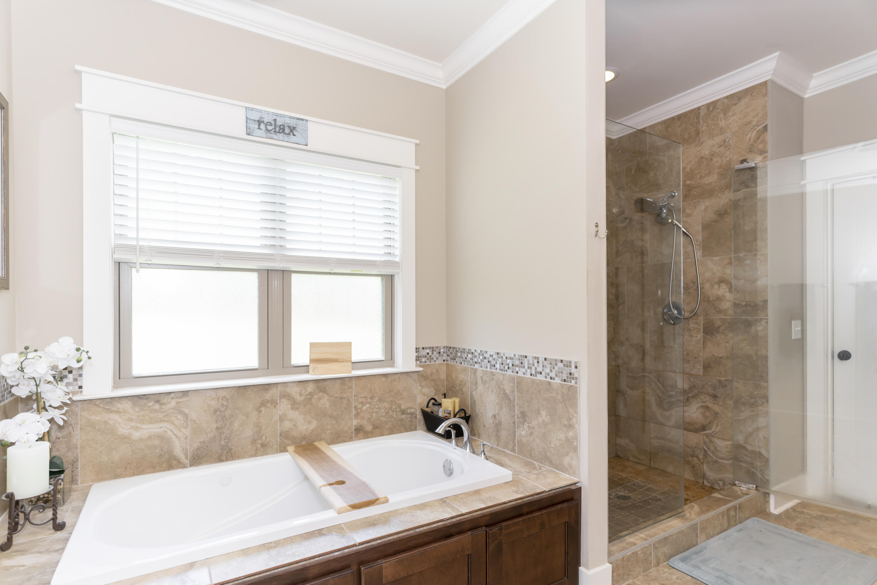 9211 Scarlet Ridge Road, Unit 15 Ooltewah, TN 37363 - Photo 26 of 52 Master Bath
