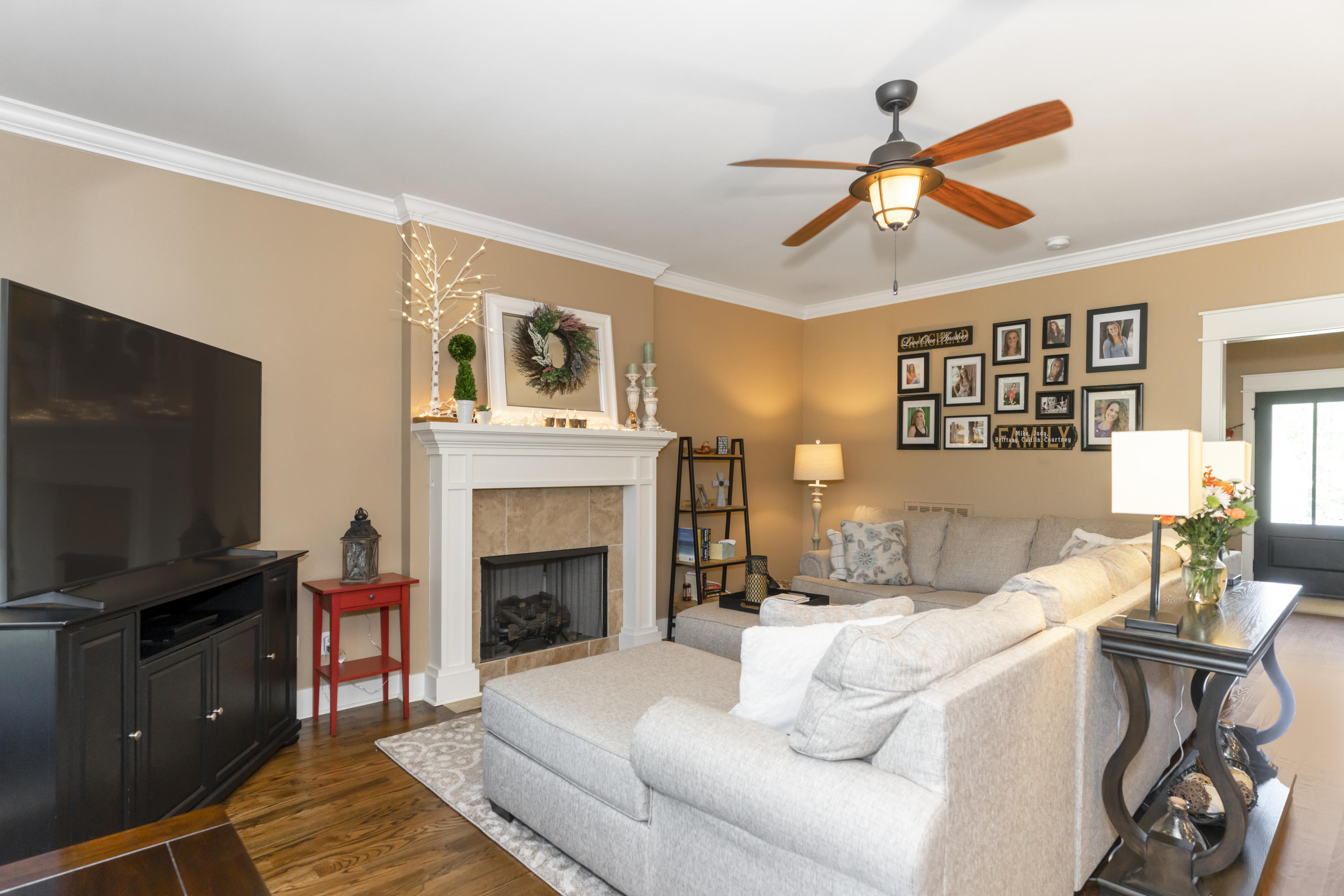 9211 Scarlet Ridge Road, Unit 15 Ooltewah, TN 37363 - Photo 10 of 52 Living Room