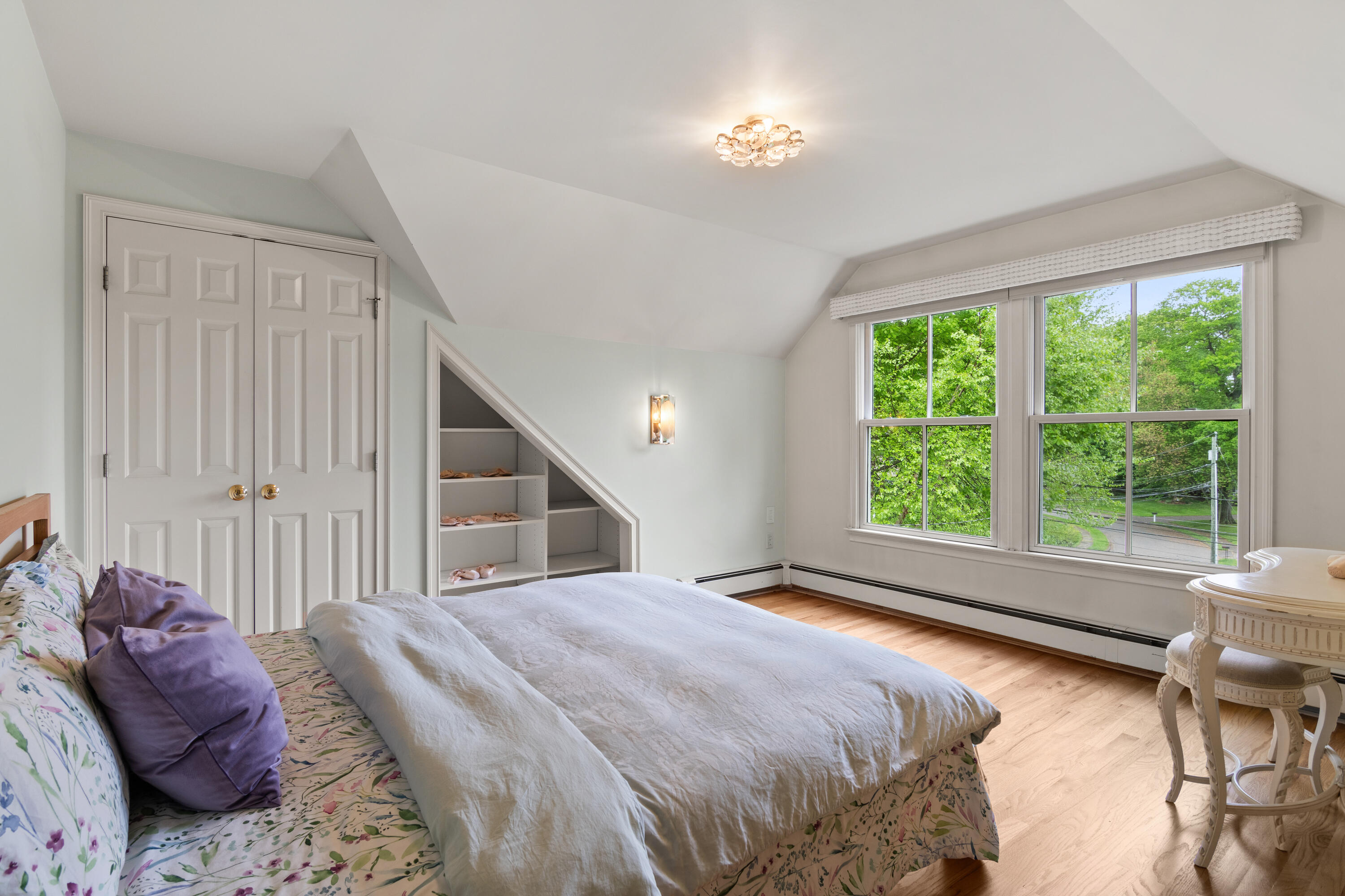 3 Old Field Road Rowayton, CT 06853 - Photo 18 of 29 a spacious bedroom with a bed and a window