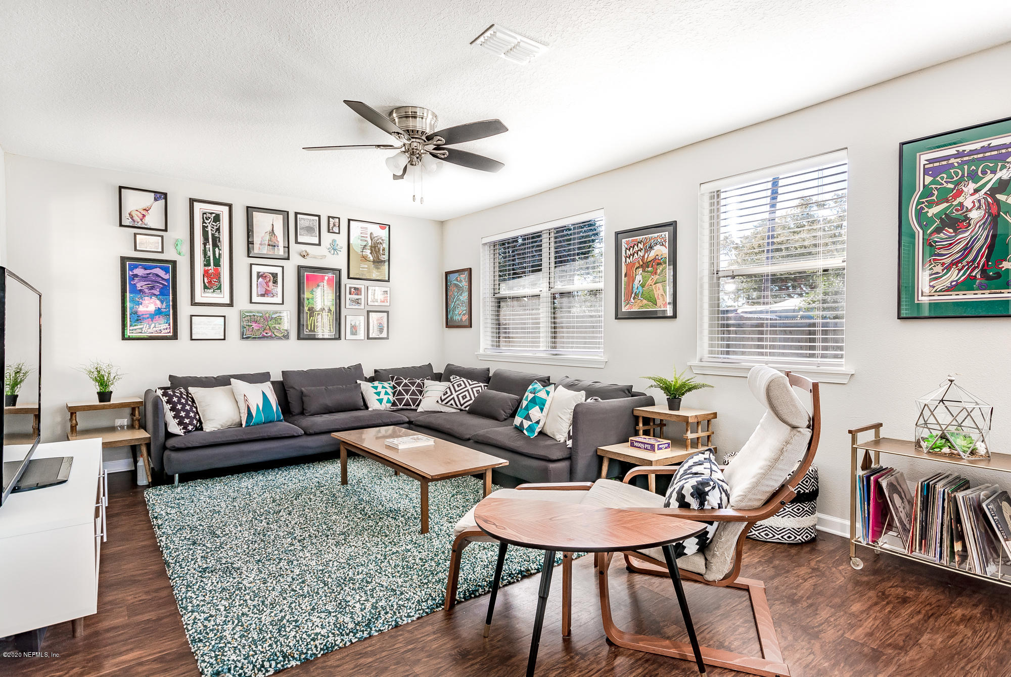 638 Mandalay Road Jacksonville, FL 32216 - Photo 6 of 23 Living Room V2