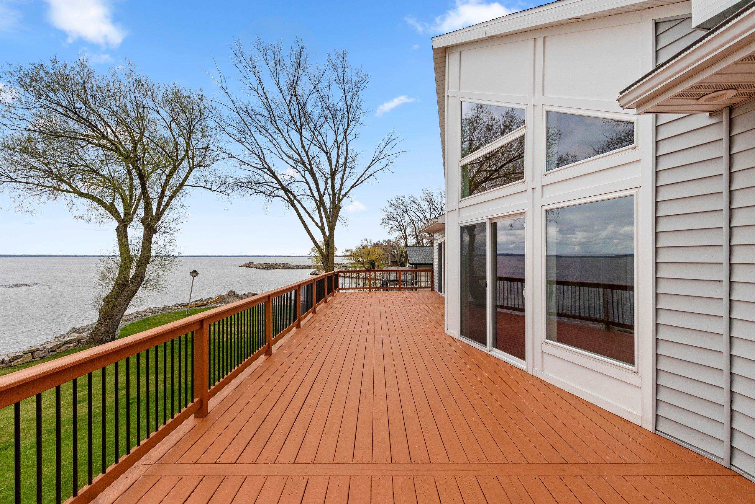 534 Resort Road Suamico, WI 54173 - Photo 11 of 82