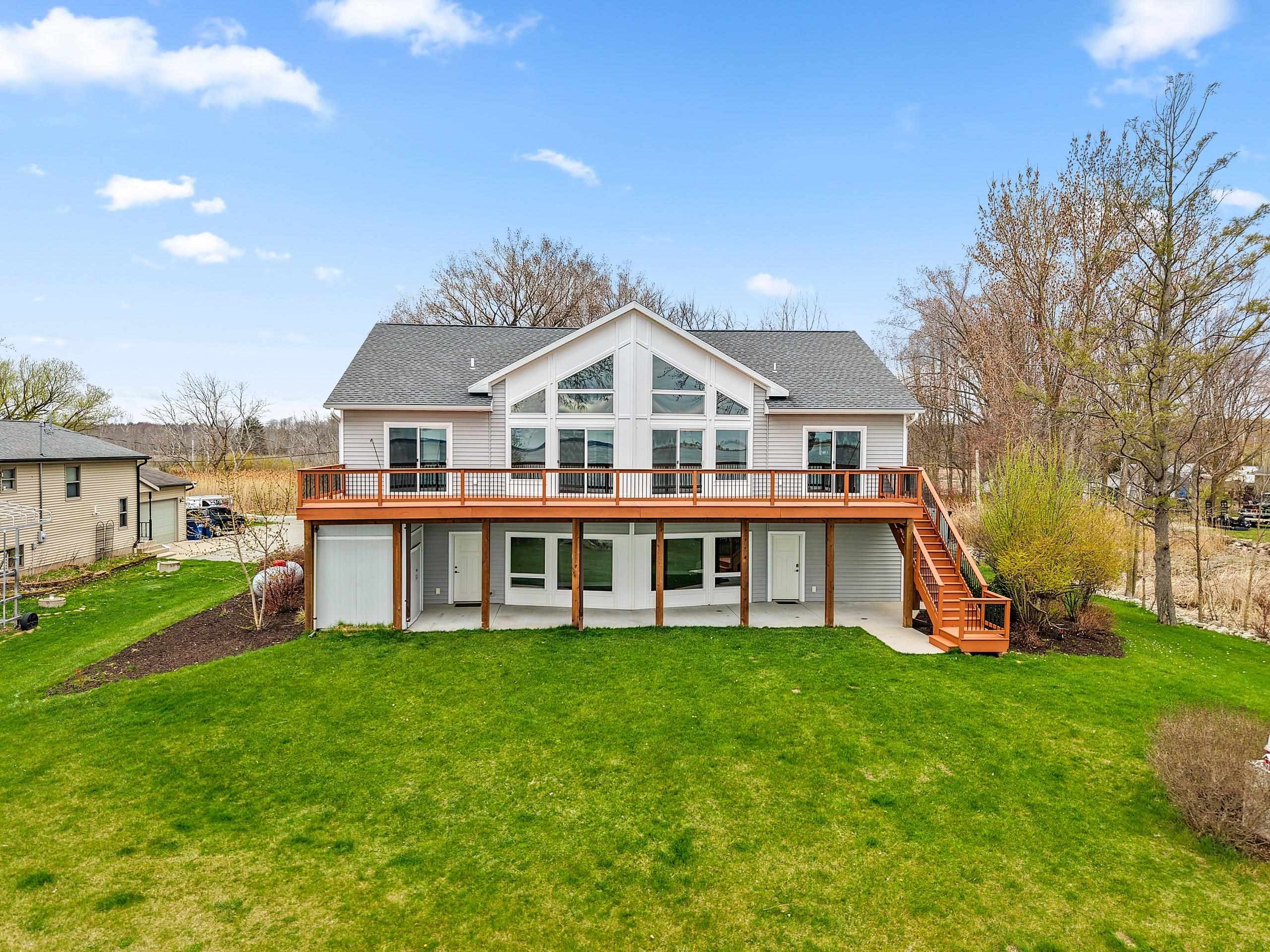 534 Resort Road Suamico, WI 54173 - Photo 2 of 82