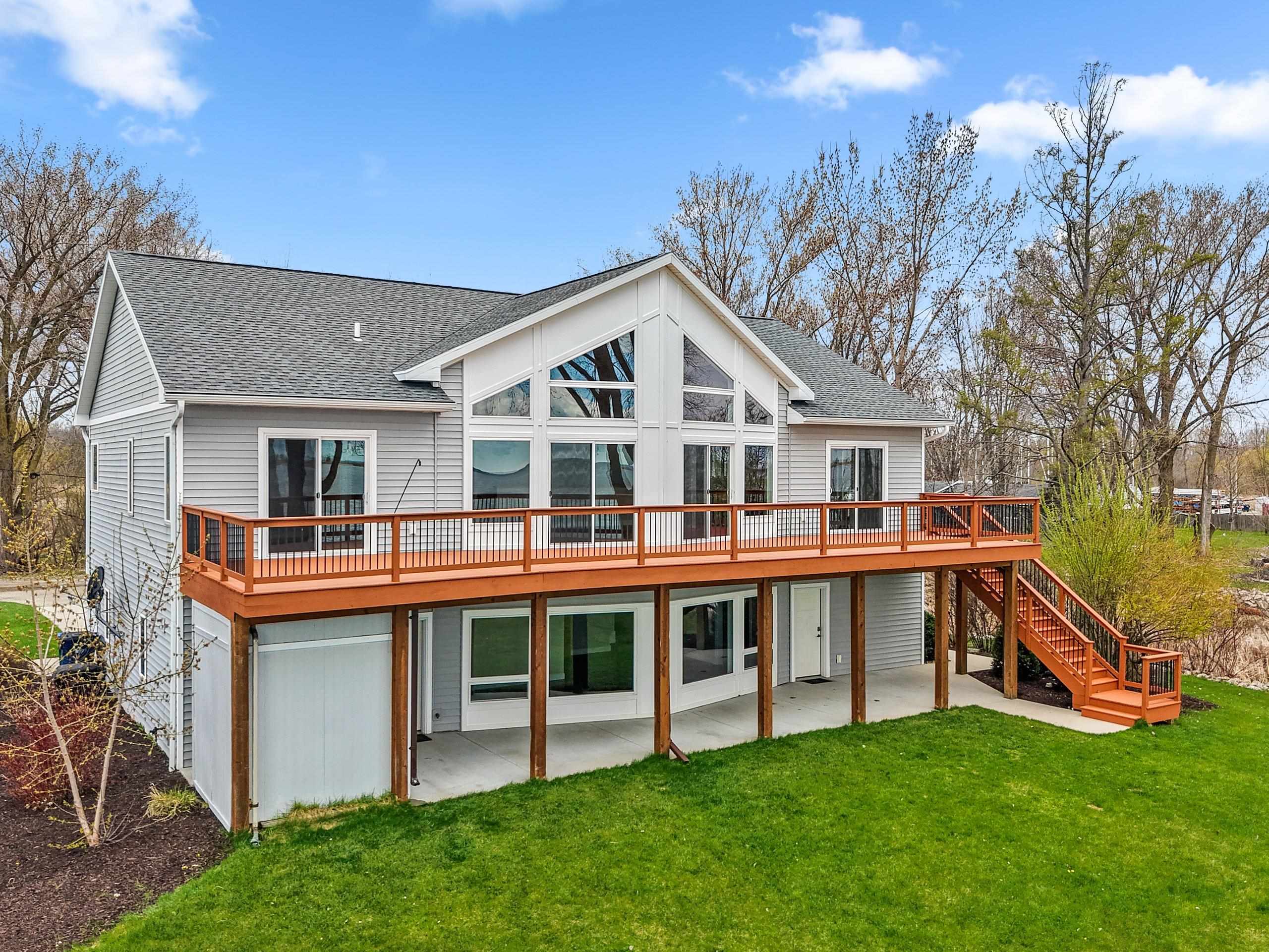 534 Resort Road Suamico, WI 54173 - Photo 3 of 82