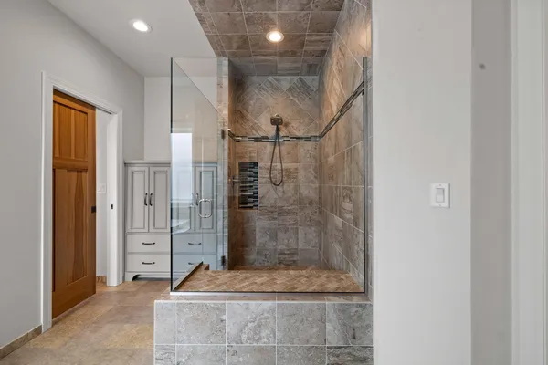 $1,200,000 | 534 Resort Road, Suamico, WI 54173