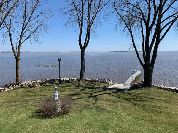 $1,200,000 | 534 Resort Road, Suamico, WI 54173