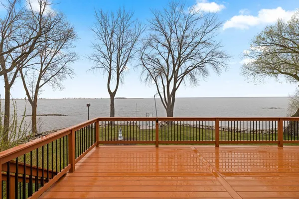 $1,200,000 | 534 Resort Road, Suamico, WI 54173