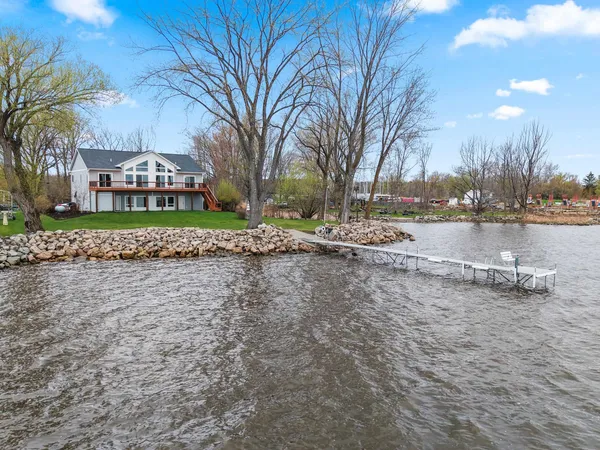 $1,200,000 | 534 Resort Road, Suamico, WI 54173