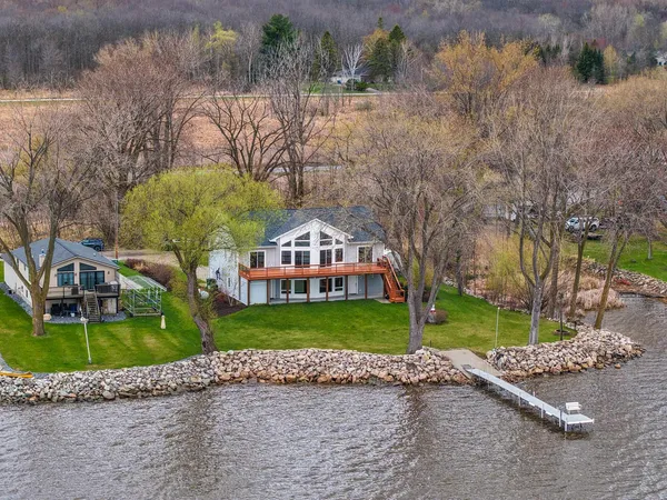 $1,200,000 | 534 Resort Road, Suamico, WI 54173