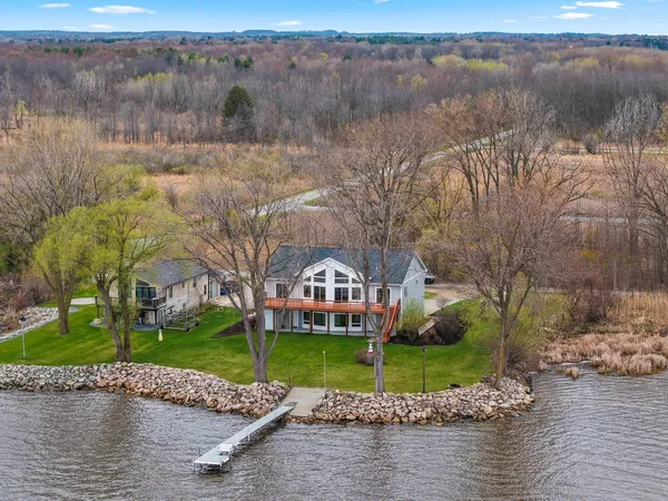 $1,200,000 | 534 Resort Road, Suamico, WI 54173