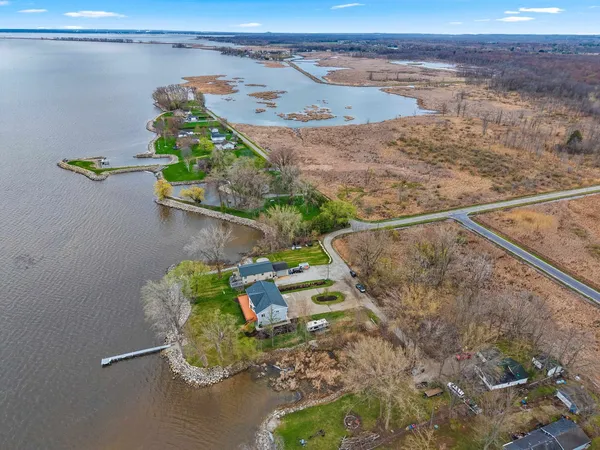 $1,200,000 | 534 Resort Road, Suamico, WI 54173
