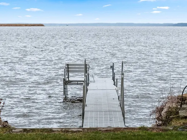 $1,200,000 | 534 Resort Road, Suamico, WI 54173