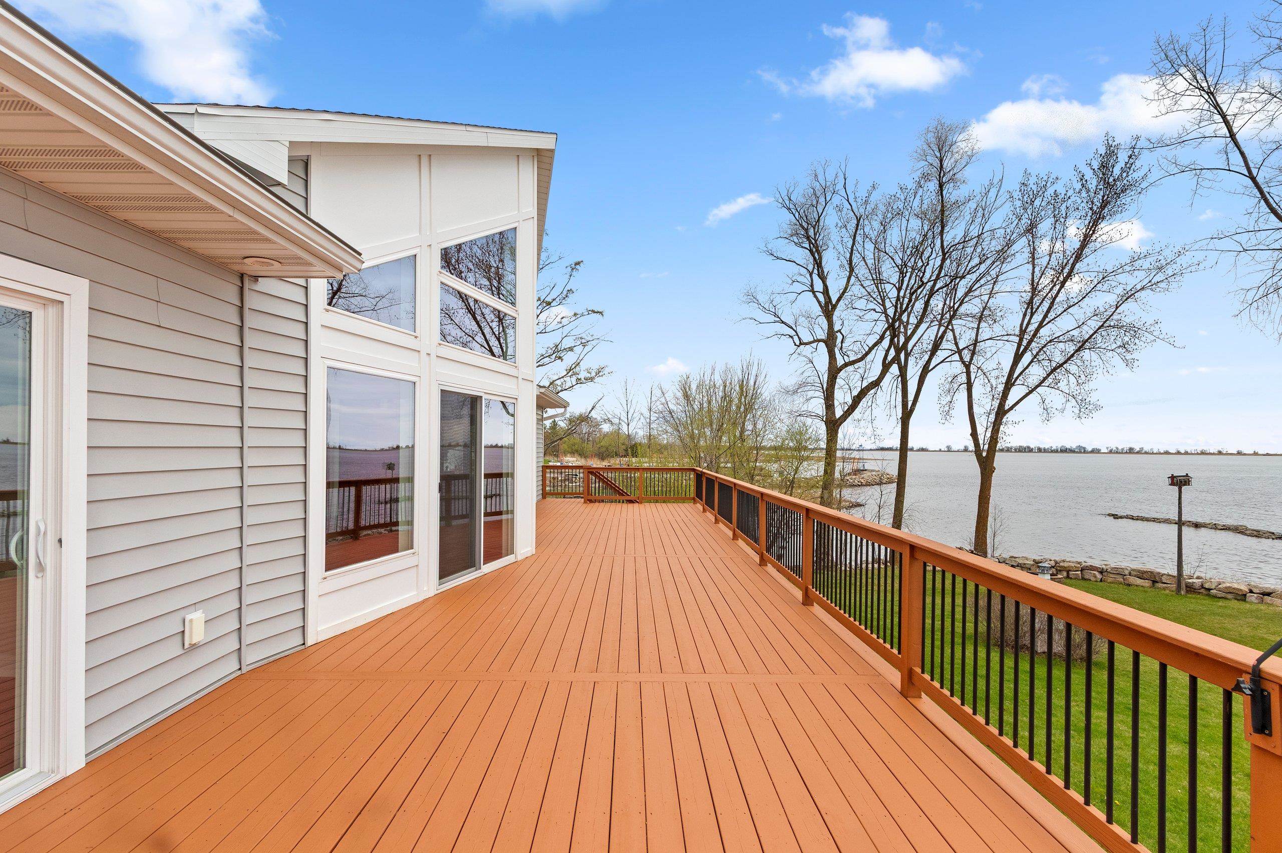 534 Resort Road Suamico, WI 54173 - Photo 8 of 82
