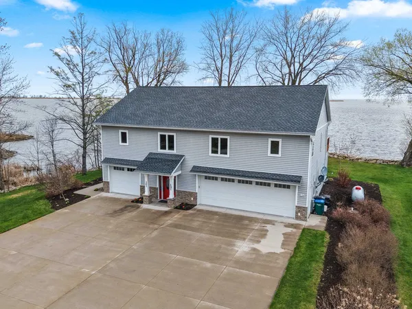 $1,200,000 | 534 Resort Road, Suamico, WI 54173