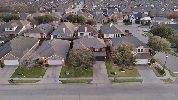 $2,900 | 1708 Kittyhawk Drive, Little Elm, TX 75068