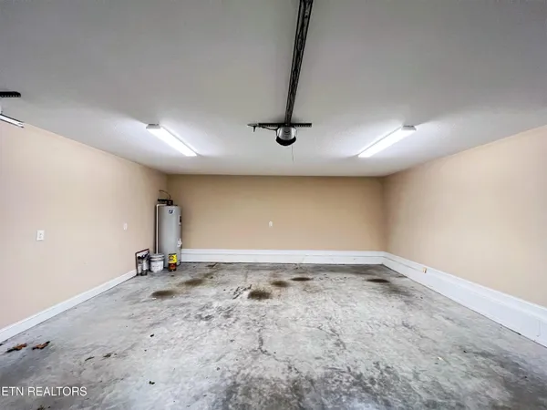 $2,200 | 7629 Asher Lane, Knoxville, TN 37931