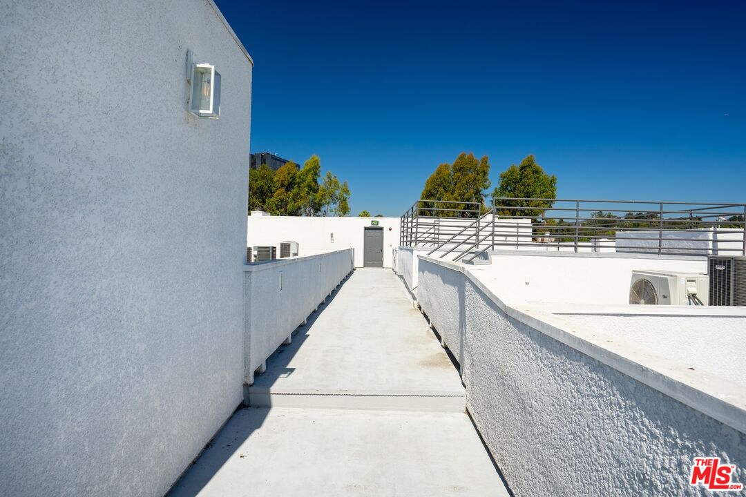 11535 Rochester Avenue, Unit 308 Los Angeles, CA 90025 - Photo 42 of 46