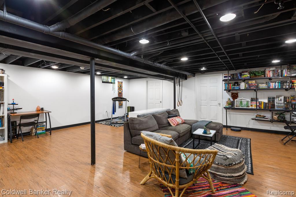 47760 Frederick Road Utica, MI 48317 - Photo 21 of 39