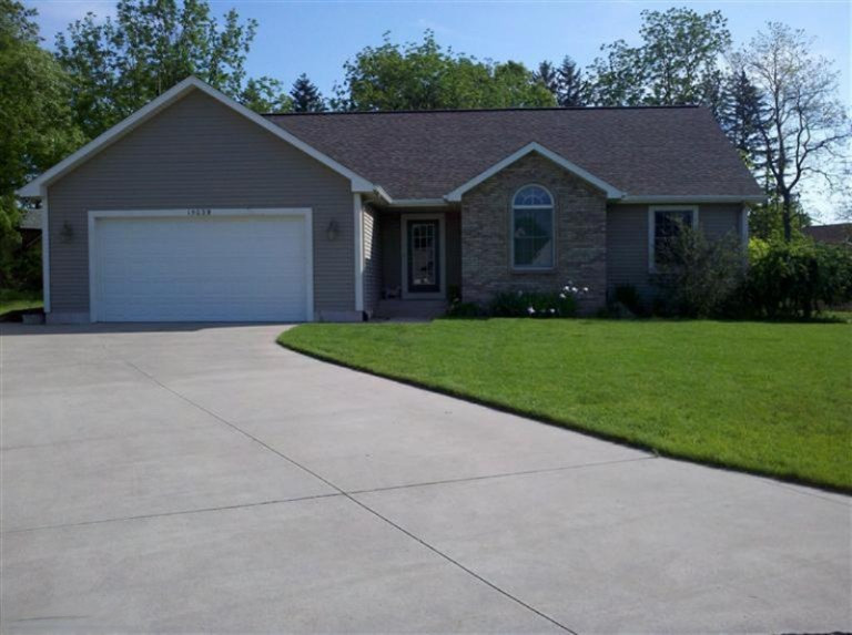 15039 Oakland Street Spring Lake, MI 49456 - Photo 1 of 20 Primary Photo