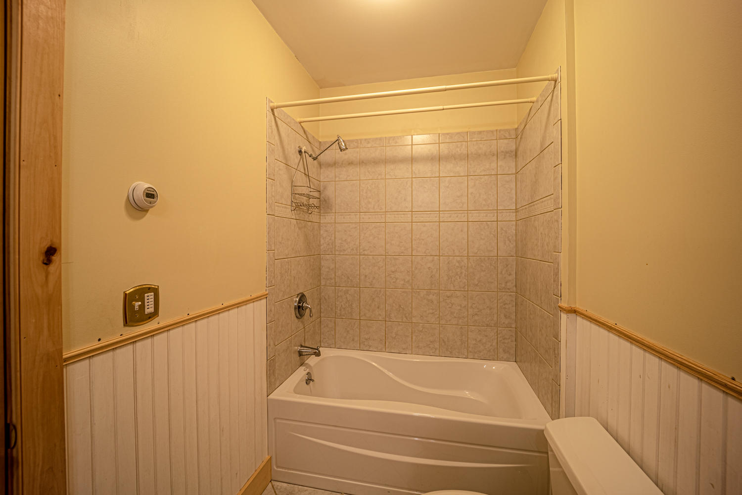 239 Harriman Point Road Brooklin, ME 04616 - Photo 42 of 62 2nd Floor Bath 2 Tub