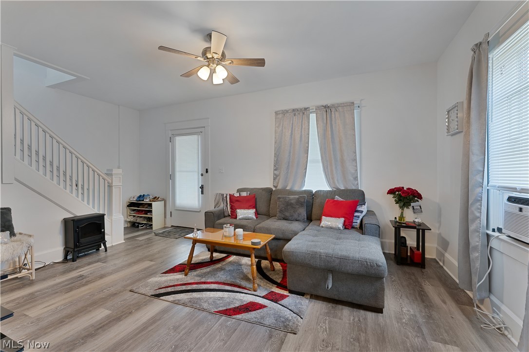 273 Maplewood Avenue Struthers, OH 44471 - Photo 3 of 20