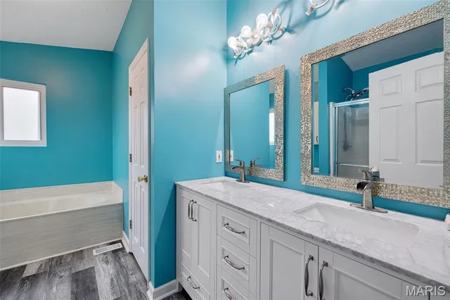 $425,000 | 6 Covered Wagon Trail Court, St. Peters, MO 63376