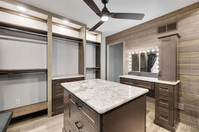 $425,000 | 6 Covered Wagon Trail Court, St. Peters, MO 63376