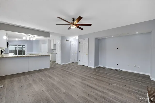 $425,000 | 6 Covered Wagon Trail Court, St. Peters, MO 63376